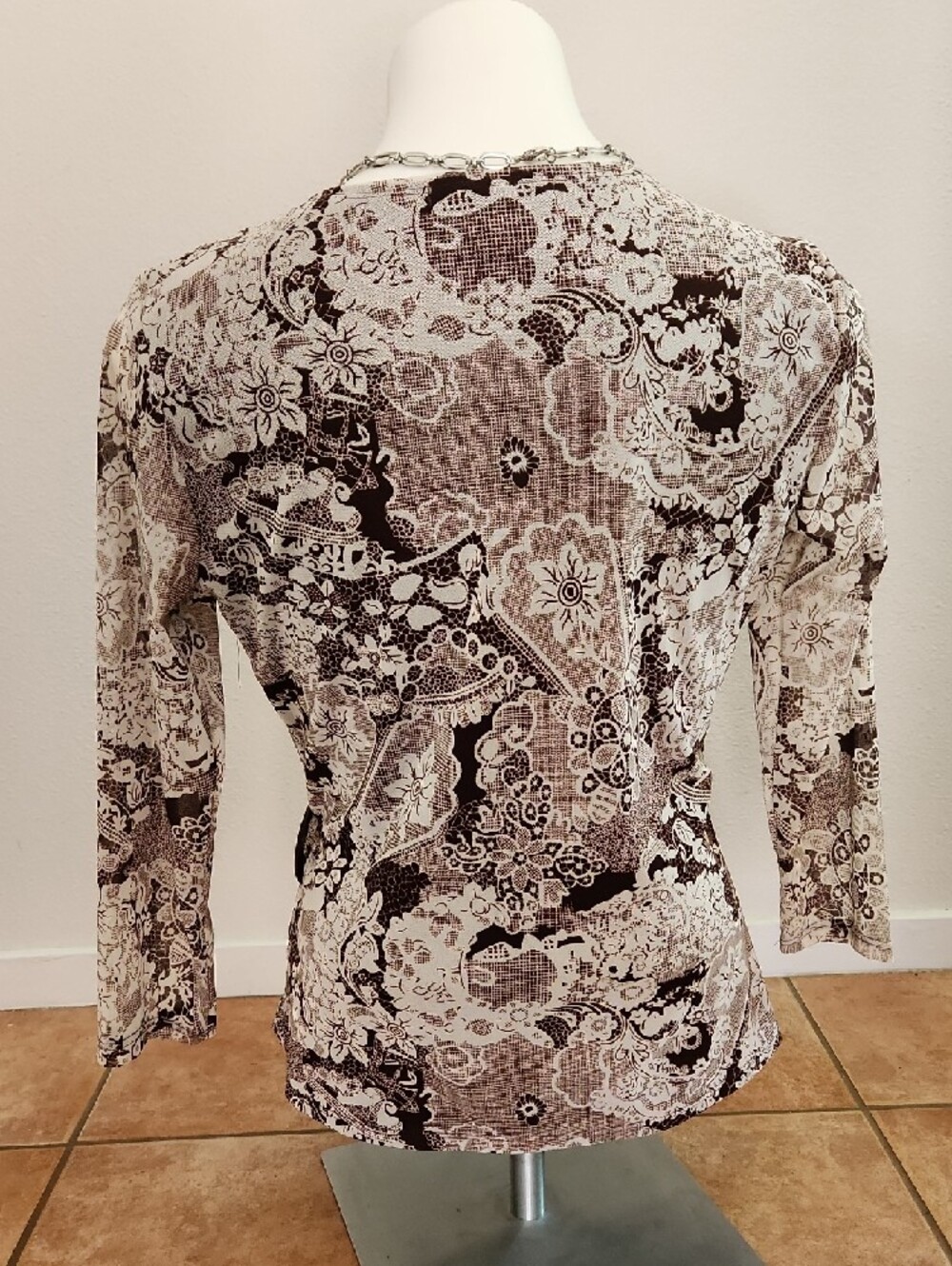Notations Brorns and Cream Floral Wrap-Style Blouse Size M - Picture 4 of 9
